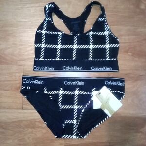 Calvin Klein Matching Bra N Panty Set Size Medium